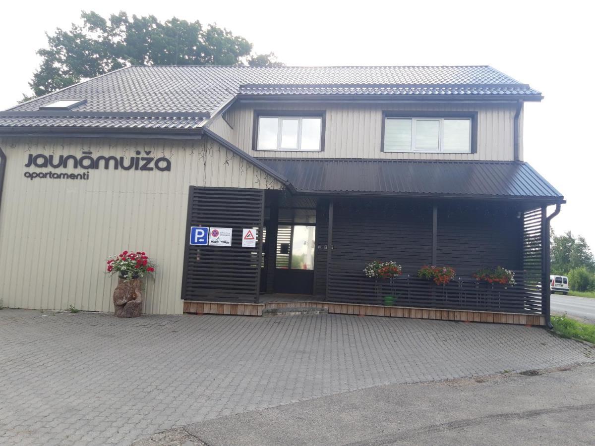 Jaunamuiza Apartamenti Valmiera Exterior foto